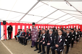 The ceremony to pray for the safe construction of the Yasuhiro Wakebayashi International Exchange Center begins