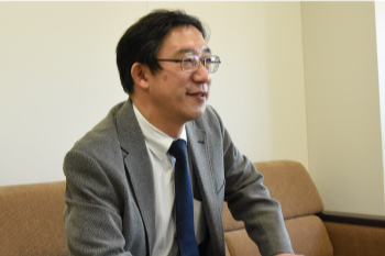 Associate Dean of Academic Affairs Prof. Kiyotsugu Takashi (College of Science and Engineering) 