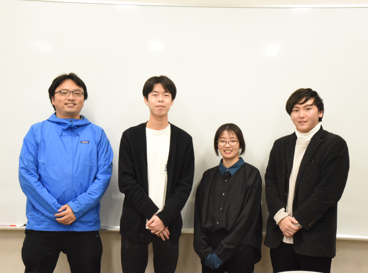 Associate Professor Satoshi Nagano (at left) and his students join us for an interview