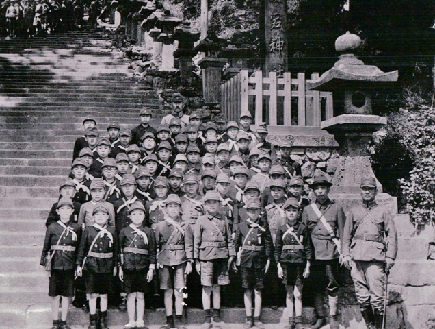 懐かしの立命館＞1着の古い制服からたどる戦時中の付属学校の歴史 | | 立命館あの日あの時 | 立命館 史資料センター準備室（旧・立命館百年史編纂室）  | 立命館大学