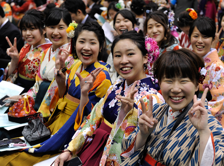 180323-Ritsumeikan__graduation_commencement_smiles.jpg