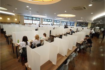 Transparent acrylic boards have been installed on all tables to prevent the spread of droplets