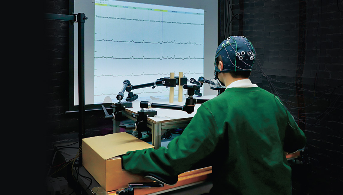 Facilitation of the Brain Training Efficacy using a Technique based on individual Neural Characteristics