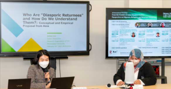 報告を行うDr.李眞惠（左）と討論者の一人Dr. Izzati 