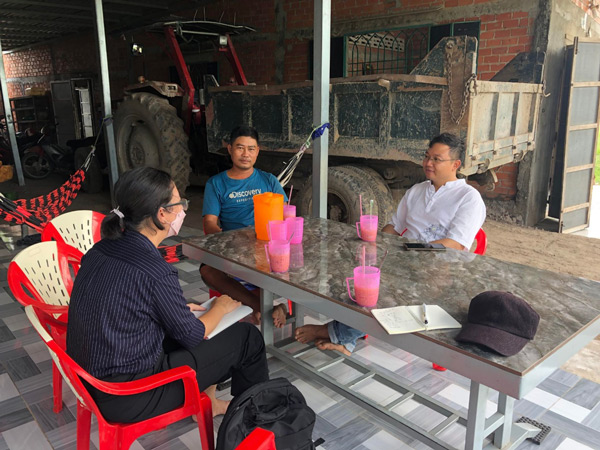 Figure 2 - Conducting questionnaire surveys on sustainable rice farming with Vietnamese rice farmers in Long An Province in September 2022