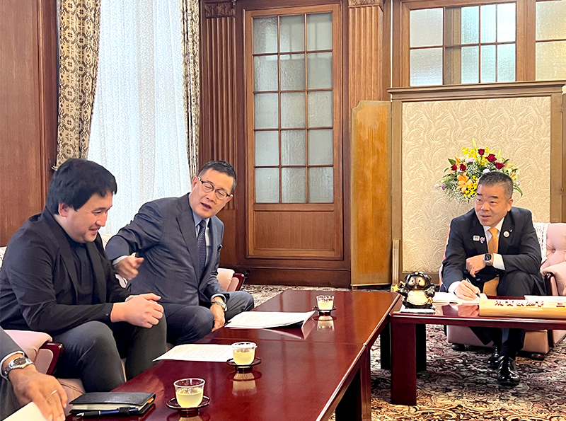 Meeting with Governor of Shiga Prefecture