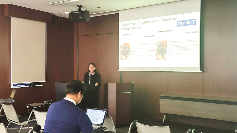 Ms. Siwi presenting her research on Indonesia