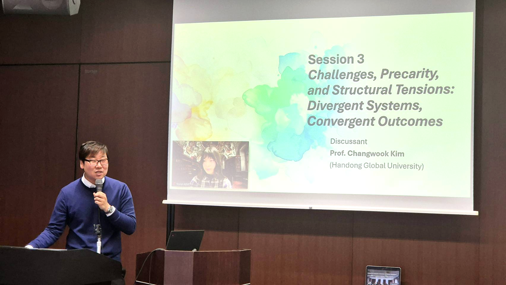 Dr. Changwook Kim outlining cross-country patterns of creative labor precarity