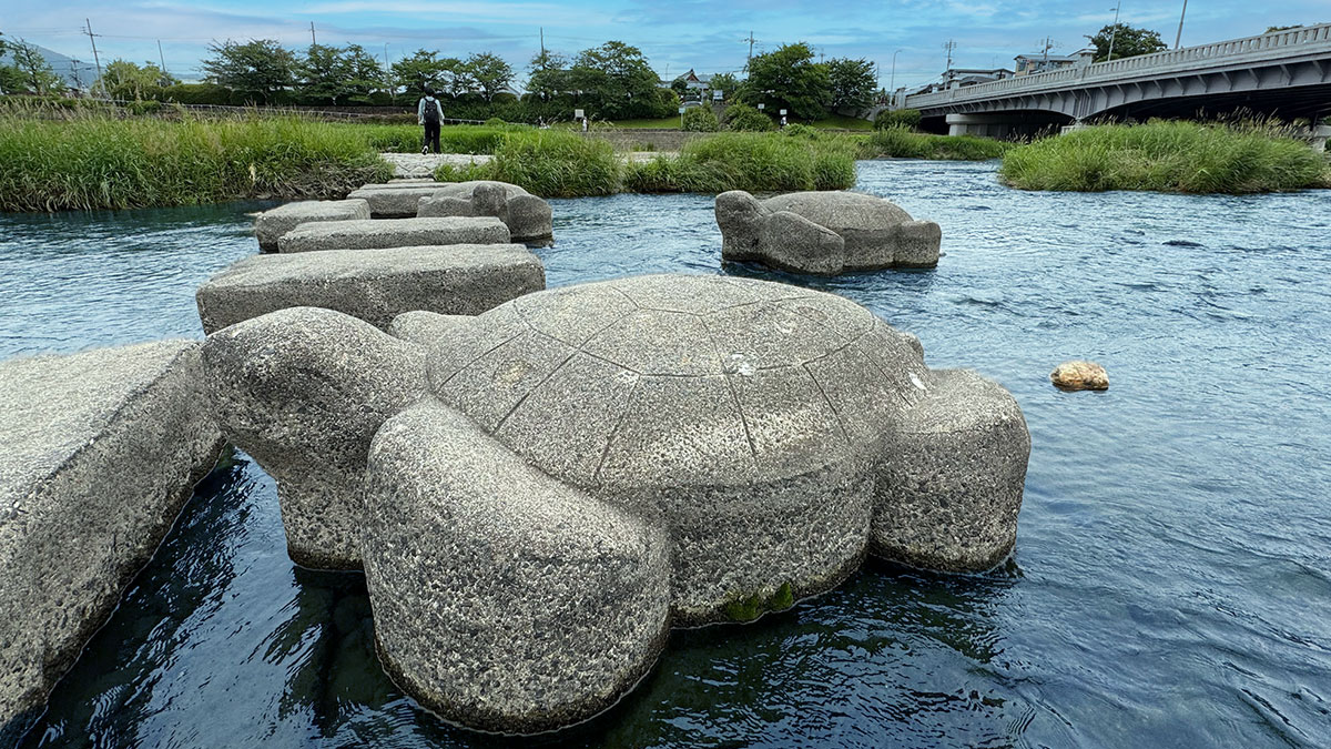 Kame-ishi stepping stones